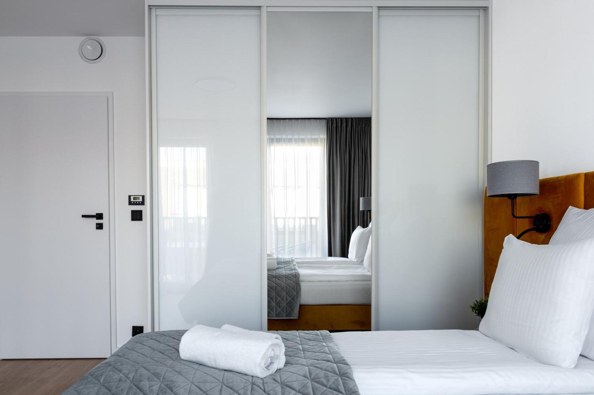 Inpoint Spacious Apartments Near Main Square & Kazimierz District Krakow Room photo